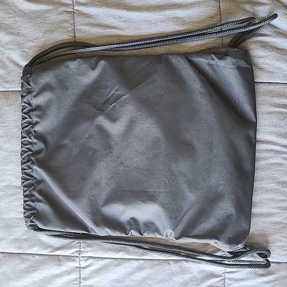 Adidas drawstring bag - Picture 4 of 4